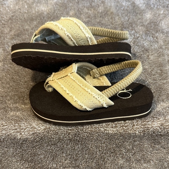 OP Kids Flip Flops - Black and Cream - Picture 2 of 4